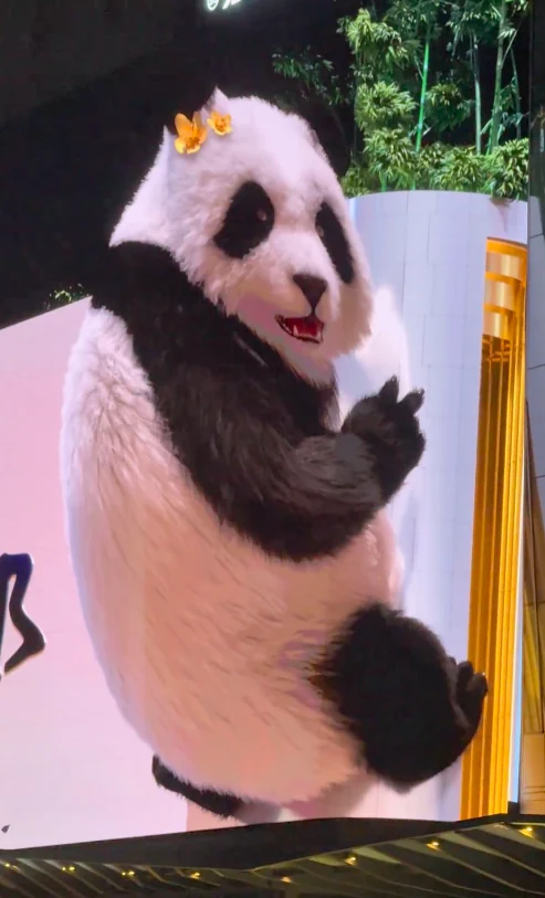 World's Largest Naked-Eye 3D Panda Stuns Global Audiences, Garnering Praise from China's Foreign MR LED ! ✨