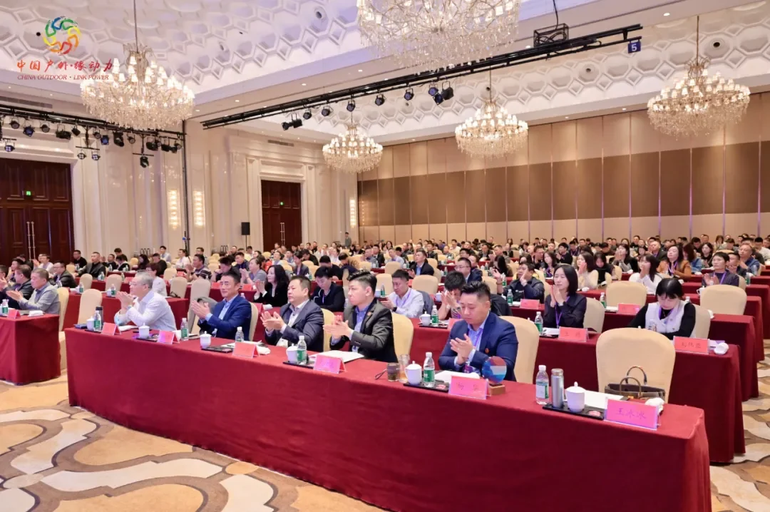 Dragon Soars in the Divine Capital, Fates Converge for Wide Opportunities – MR LED Shares Glasses-Free 3D Technology Dragon Soars in the Divine Capital, Fates Converge for Wide Opportunities – MR LED Shares Glasses-Free 3D Technology