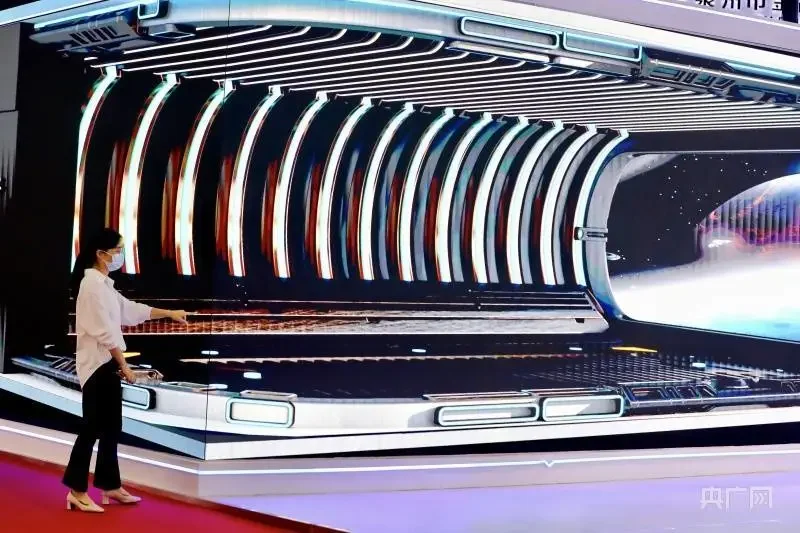 Stealing the Spotlight! MR LED’s Naked-Eye 3D Display Shines at Cross-Strait Innovation Fair